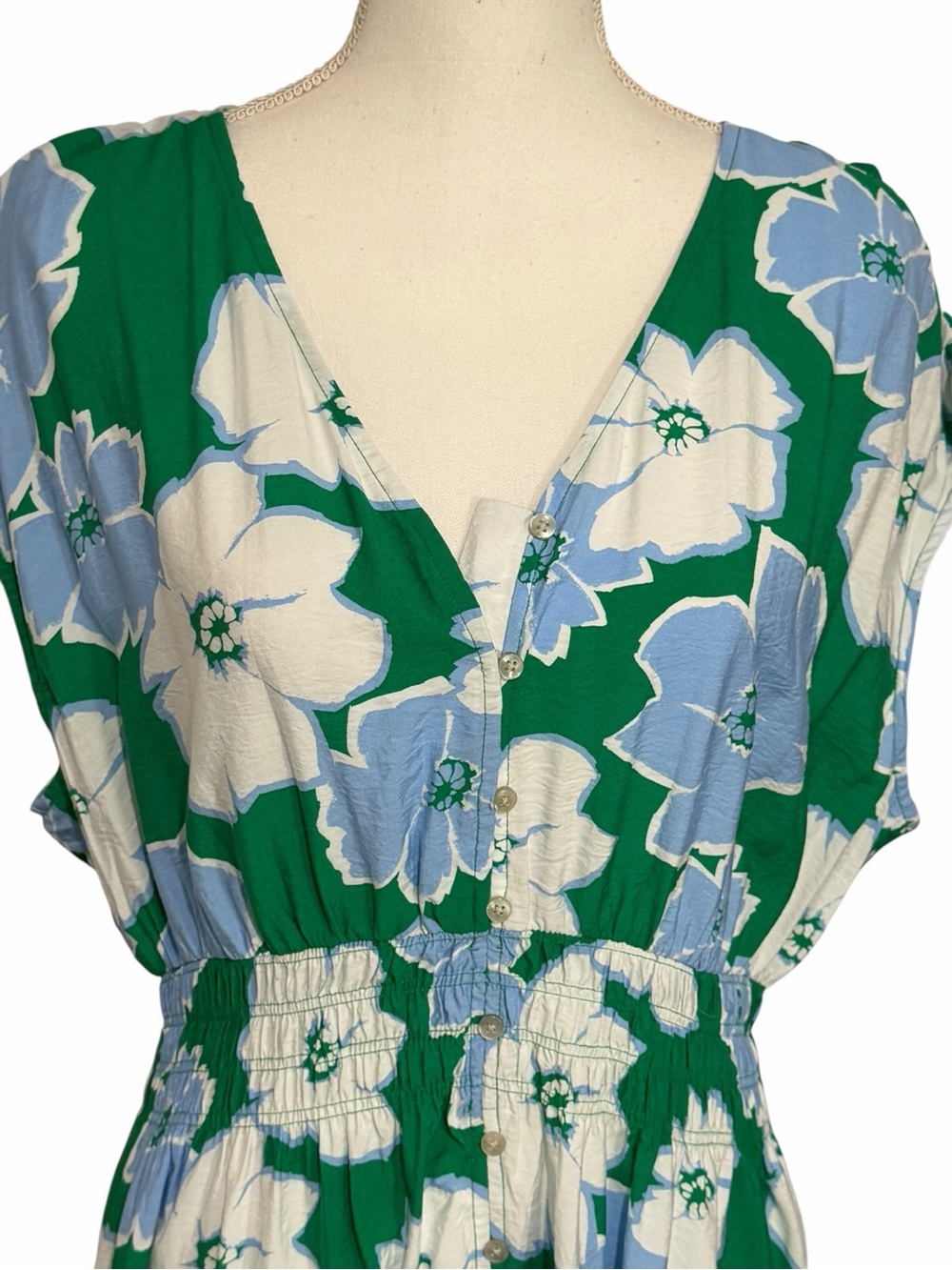 Sonoma sz XXL Green Floral V-Neck Midi Dress with Blue & White Blooms - Picture 2 of 9